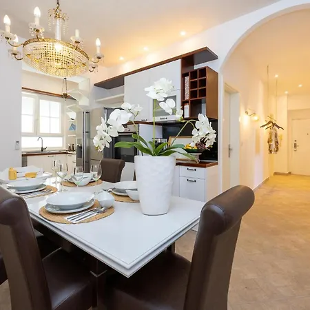 Awesome In With Kitchen * Split
