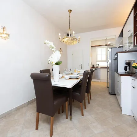 Awesome In With Kitchen * Сплит