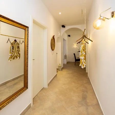 Apartamento Awesome In With Kitchen